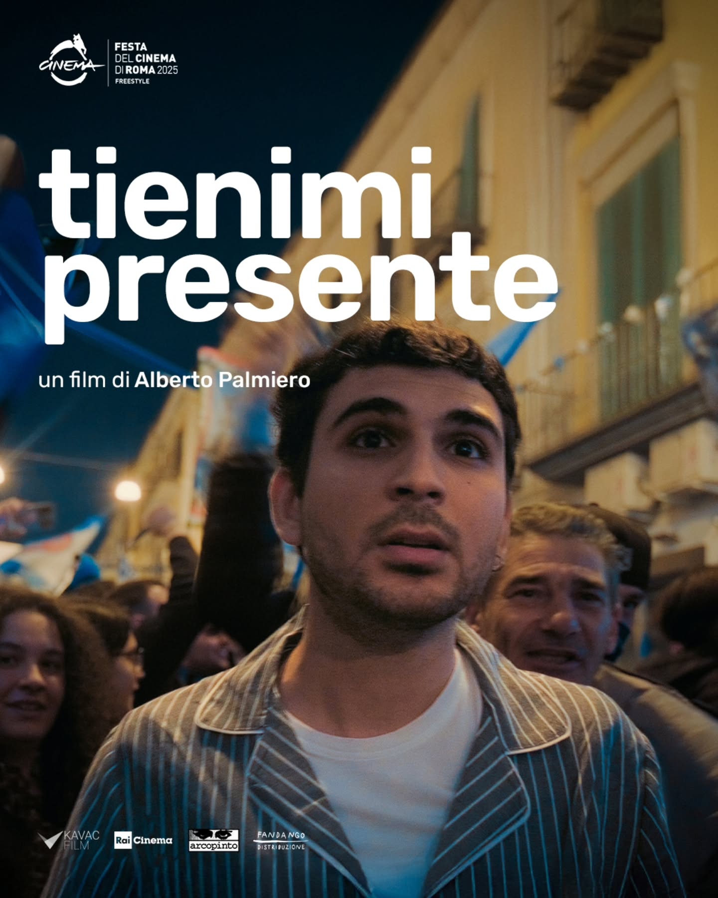 locandina: Tienimi presente