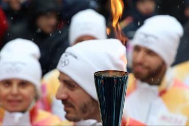 Sarnico accoglie la Fiamma Olimpica Sarnico accoglie la Fiamma Olimpica