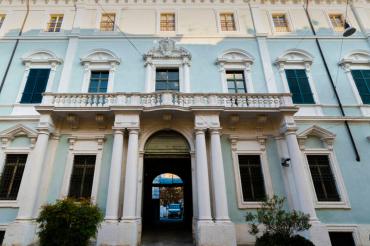 Tutti giù per terra Tutti giù per terra