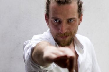 Maurizio Lastrico: sul lastrico Maurizio Lastrico: sul lastrico